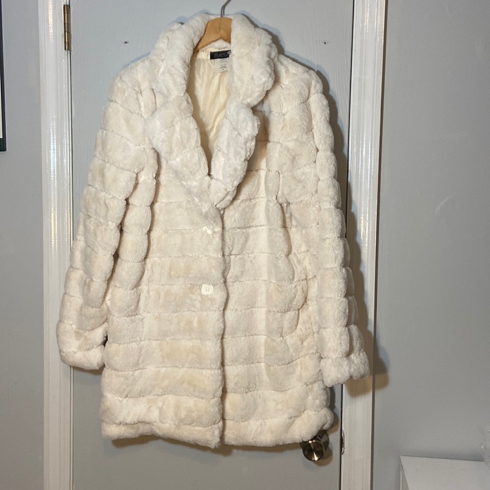 Size Mediun faux fur ladies jacket